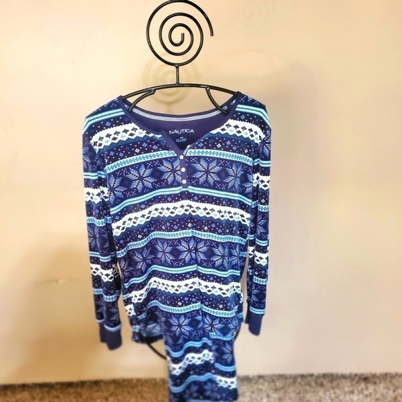 Nautica Blue Graphic Snowflake Fleece 2pc Sz. M Pajamas - Picture 1 of 10